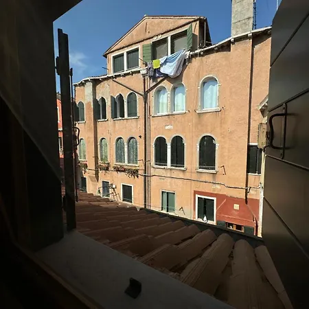 Ca' Del Campo شقة